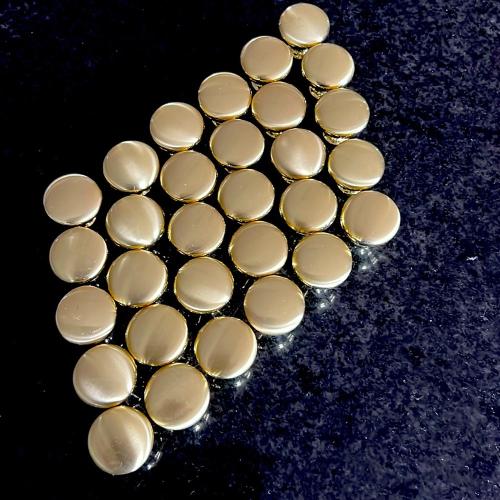 28 KnobHill Brass pulls with screws. Never been used.